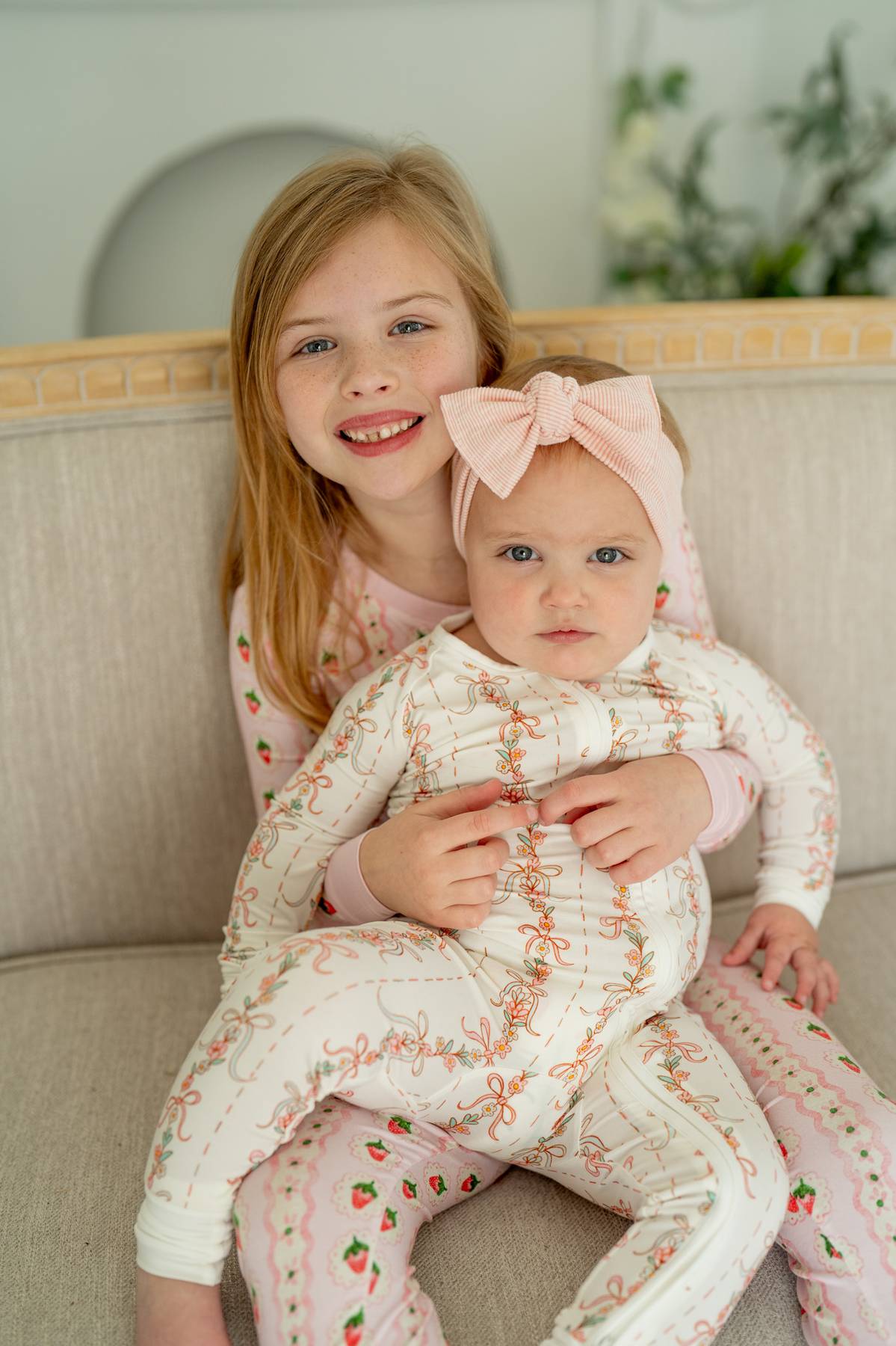 Spring Floral Garland Zippy