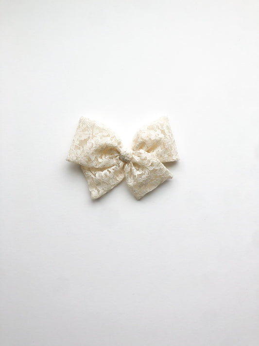 Ivory Lace Pinwheel