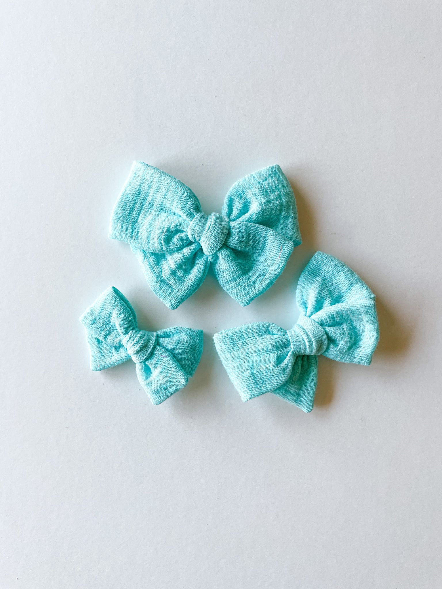 Bright Turquoise Pinwheel Bow